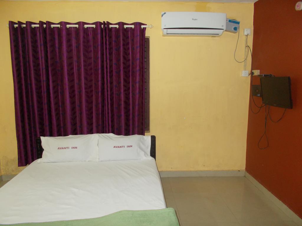 Guruvayur Bunglow Hotel Exterior photo
