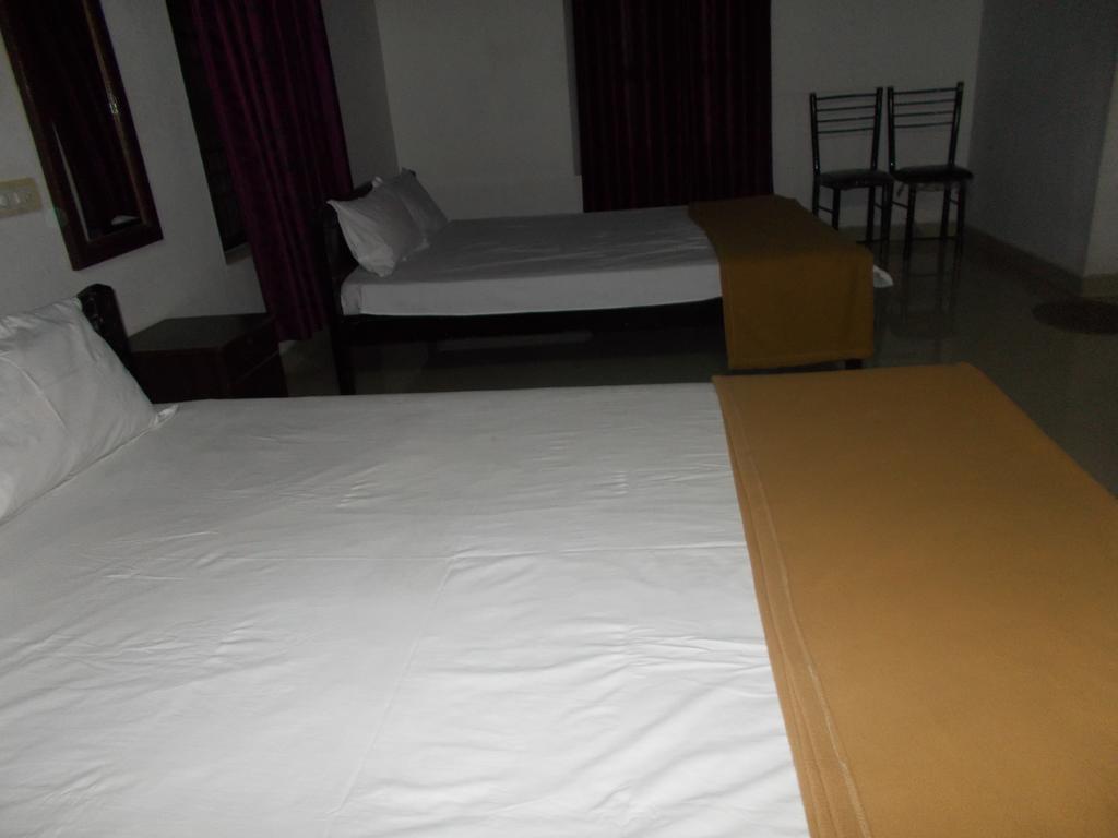Guruvayur Bunglow Hotel Exterior photo